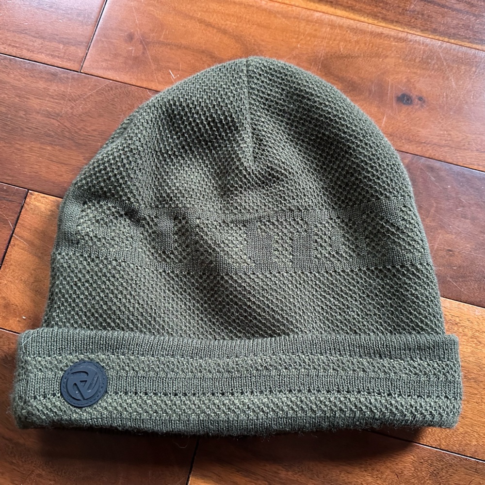 Burton fleece beanie